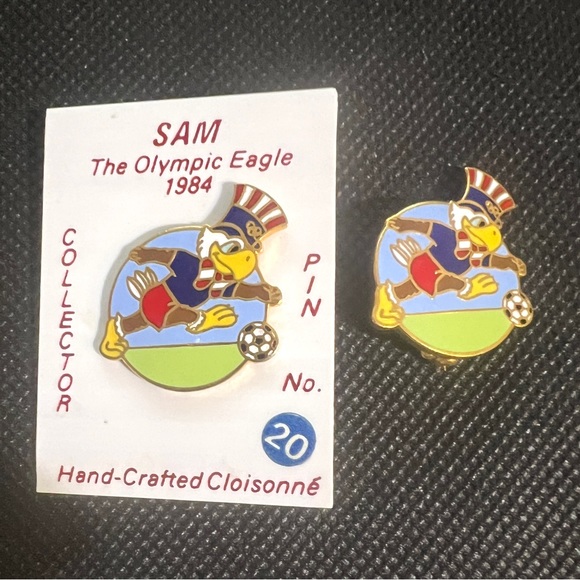 2 Vintage Olympic Memorabilia LA 1984 Sam Eagle Soccer Pins #20 - Picture 1 of 5
